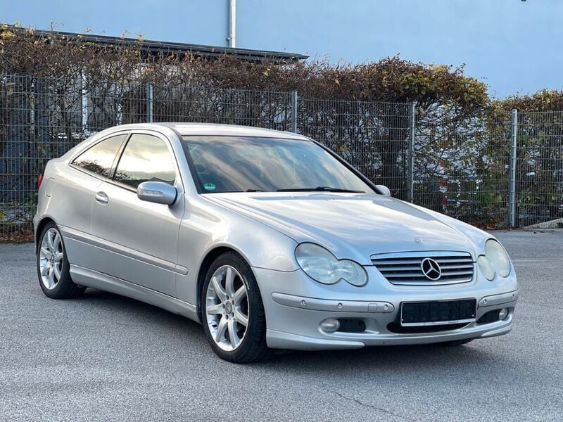 Gebraucht Mercedes CL230 197 PS (144 kW) 2001 Silber Coupé