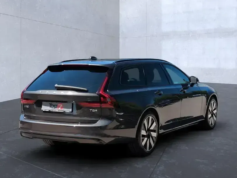Gebraucht Volvo V90 Plus 455 PS (334 kW) 2025 Platinum grey / (metallic) Kombi
