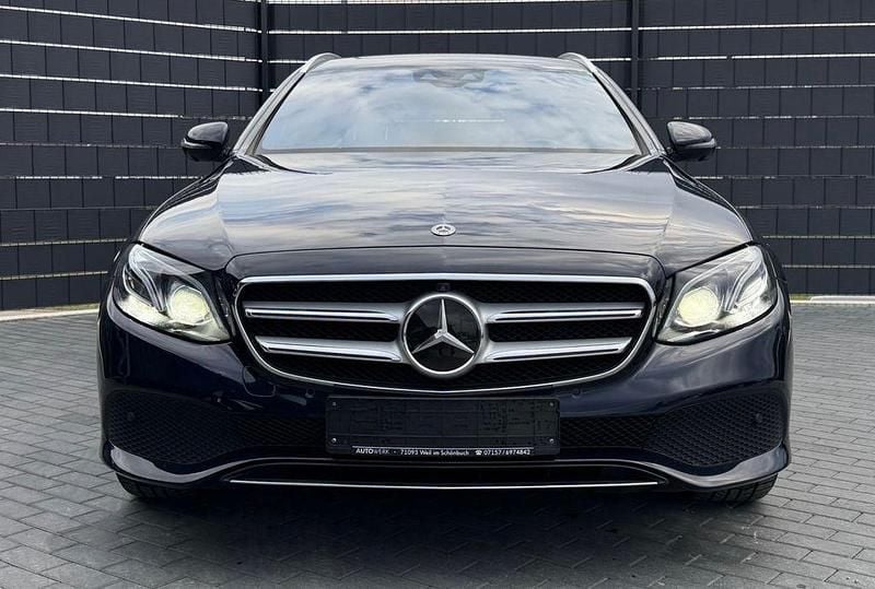 Gebraucht Mercedes E400 333 PS (244 kW) 2017 Blau Limousine