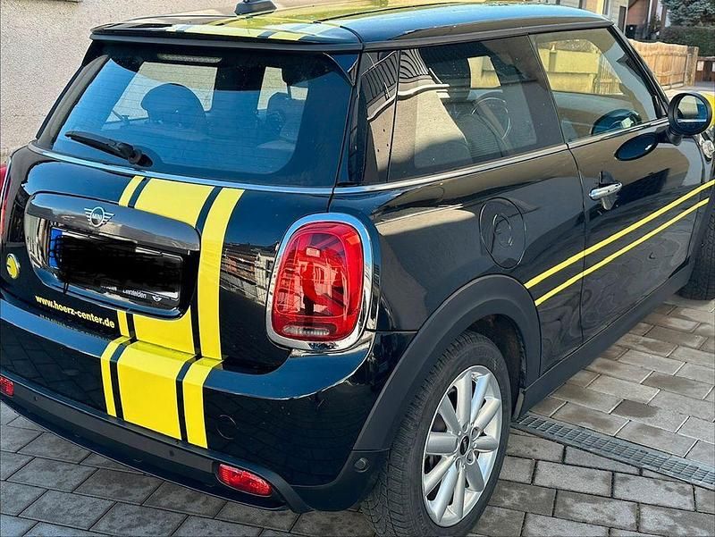 Gebraucht Mini Cooper SE 135 kW (184 PS) 2020 Schwarz Kleinwagen
