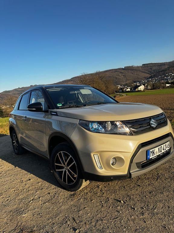 Gebraucht Suzuki Vitara Comfort 120 PS (88 kW) 2015 Beige SUV