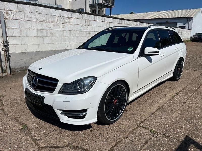 Weiß Gebraucht 2013 Mercedes C350 AMG Limousine | 11.990 € (Superpreis) - Bild 1/4