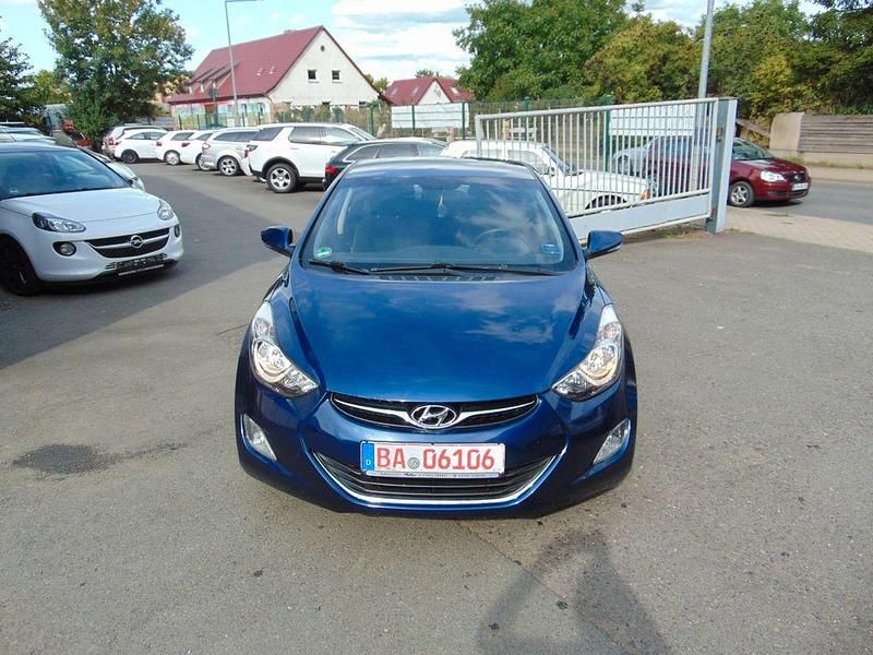 Blau Gebraucht 2012 Hyundai Elantra Limousine | 4.499 € - Bild 1/4