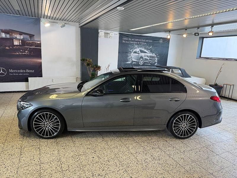 Grau Neu 2025 Mercedes C200 AMG Limousine | 48.495 € (Superpreis) - Bild 1/4
