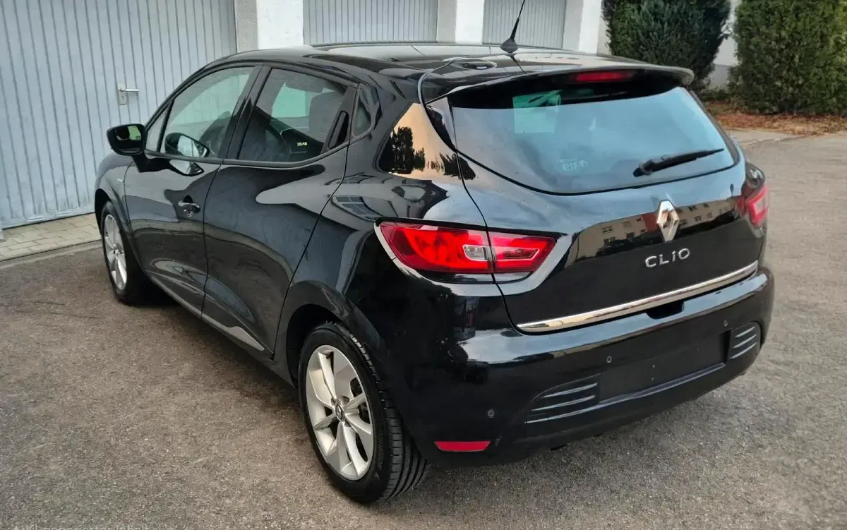 Gebraucht Renault Clio IV LIMITED 118 PS (86 kW) 2018 Schwarz Limousine