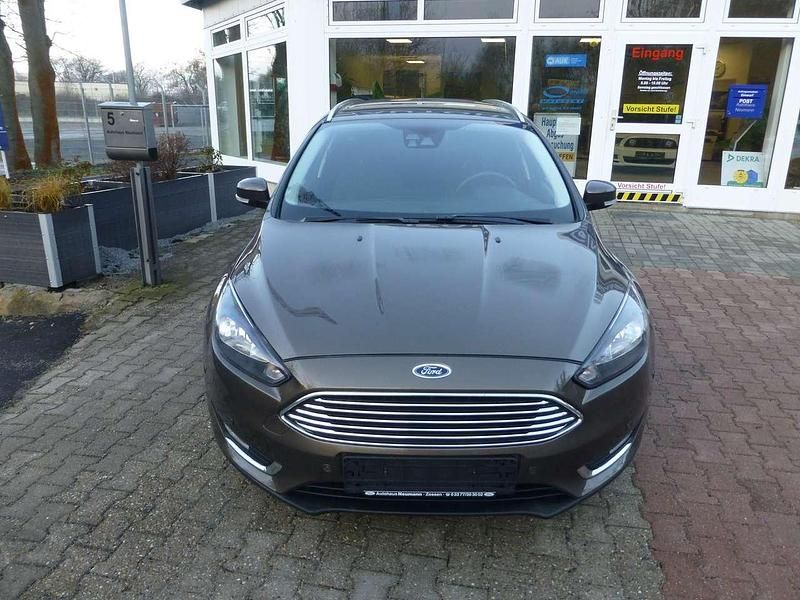 Gebraucht Ford Focus Titanium 125 PS (91 kW) 2018 Toffeebraun metallic Kombi