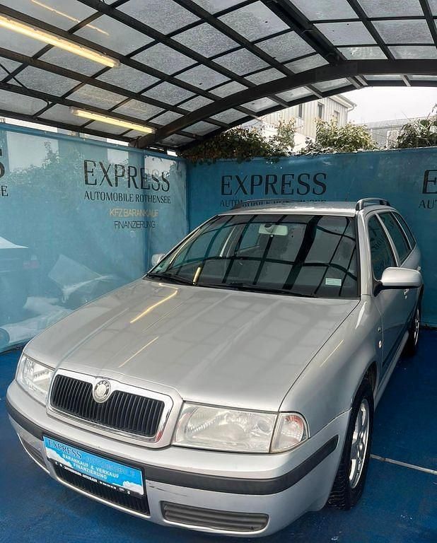 Gebraucht Skoda Octavia Ambiente 116 PS (85 kW) 2004 Silber Limousine