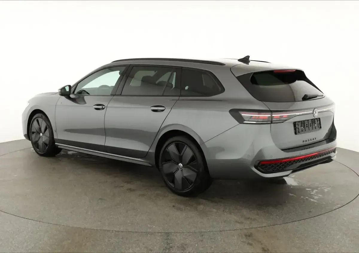 Neu VW Passat R-line 193 PS (141 kW) 2026 Diabas grau metallic Kombi