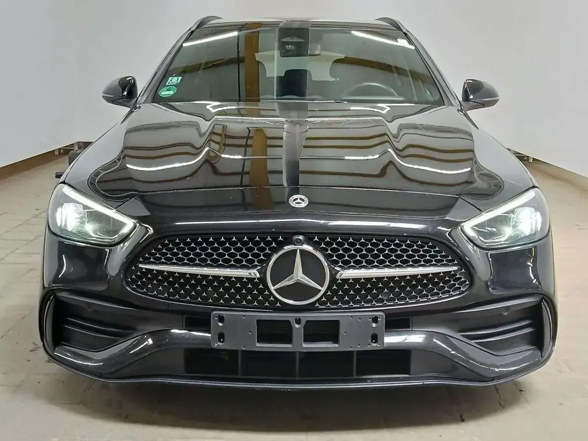 Gebraucht Mercedes C200 AMG 163 PS (119 kW) 2023 Schwarz/baltic black Kombi