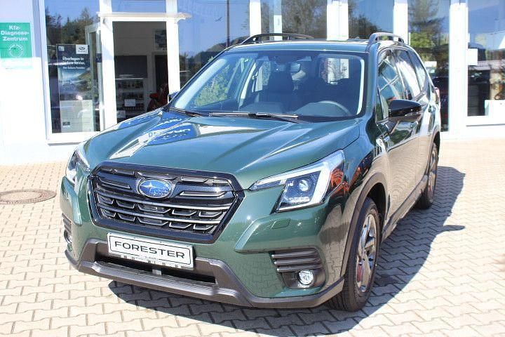 Gebraucht Subaru Forester Platinum 150 PS (110 kW) 2024 Cascade green silika SUV
