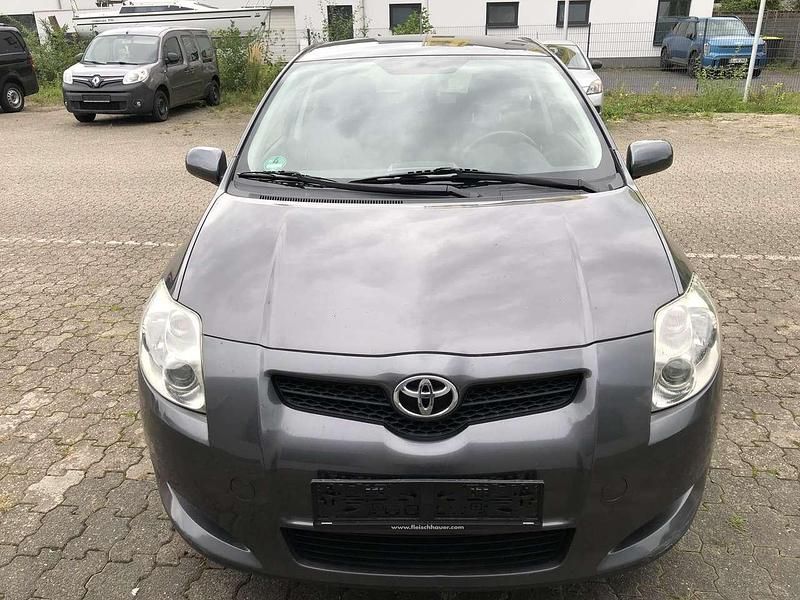 Grau Gebraucht 2008 Toyota Auris Executive Limousine | 2.990 € (Fairer Preis) - Bild 1/4