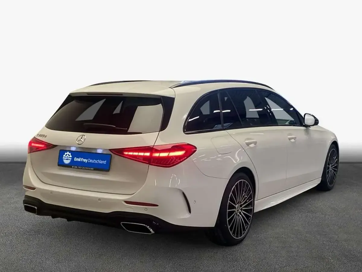 Gebraucht Mercedes C220 AMG 197 PS (144 kW) 2026 Polarweiß Kombi