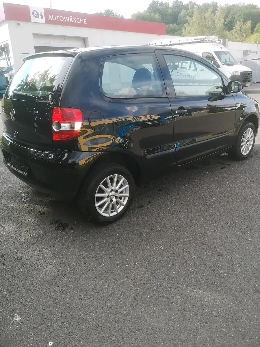 Gebraucht VW Fox 54 PS (39 kW) 2005 Schwarz Kleinwagen