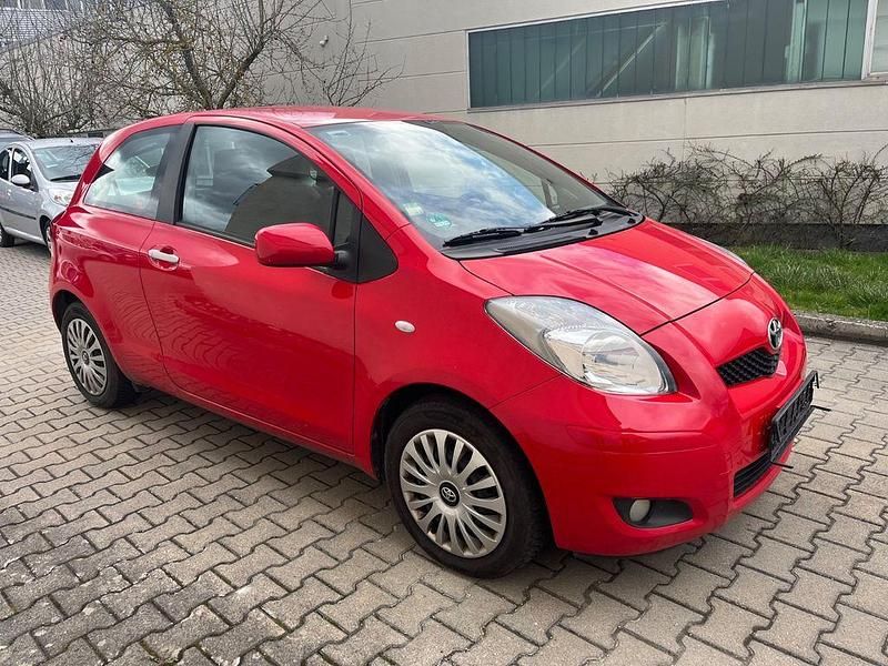 Gebraucht Toyota Yaris Life 99 PS (72 kW) 2010 Rot Kleinwagen