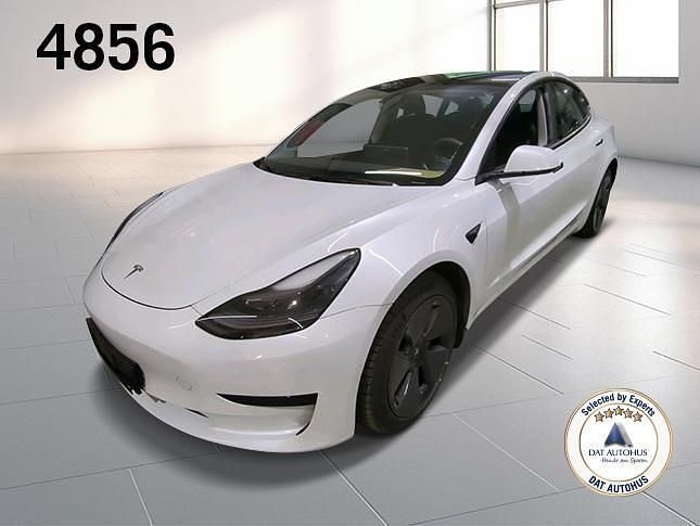 Perl weiss (metallic) Gebraucht 2021 Tesla Model 3 Standard Range Limousine | 23.980 € (Superpreis) - Bild 1/4