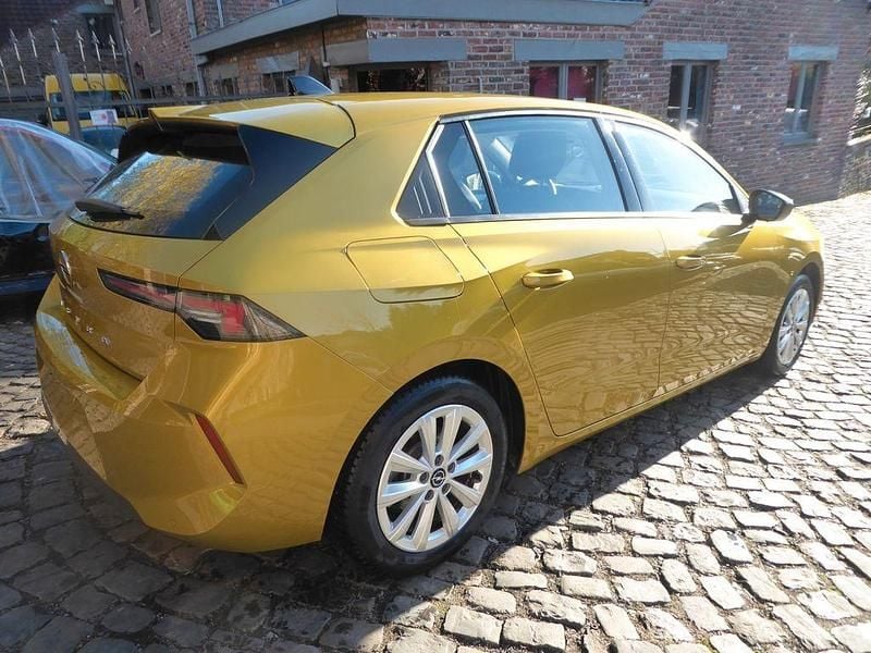 Gebraucht Opel Astra Edition 131 PS (96 kW) 2023 Gelb Limousine