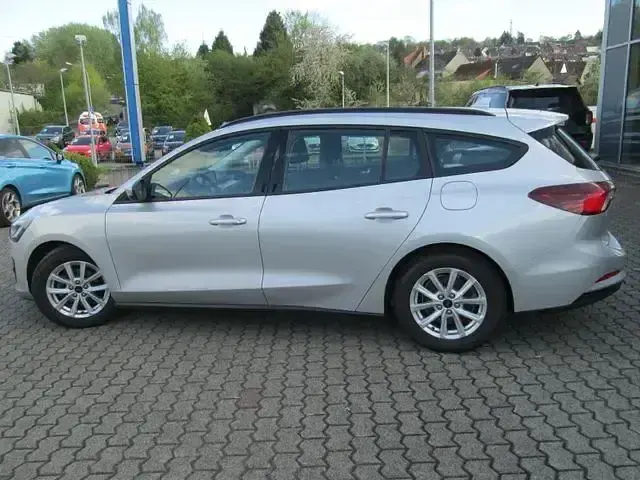 Gebraucht Ford Focus Cool & Connect 120 PS (88 kW) 2022 Silber Kombi