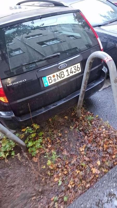 Gebraucht Ford Mondeo 125 PS (91 kW) 2002 Schwarz Kombi