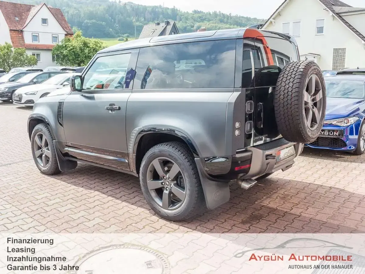 Gebraucht Land Rover Defender Carpathian Edition 525 PS (386 kW) 2022 Grau SUV