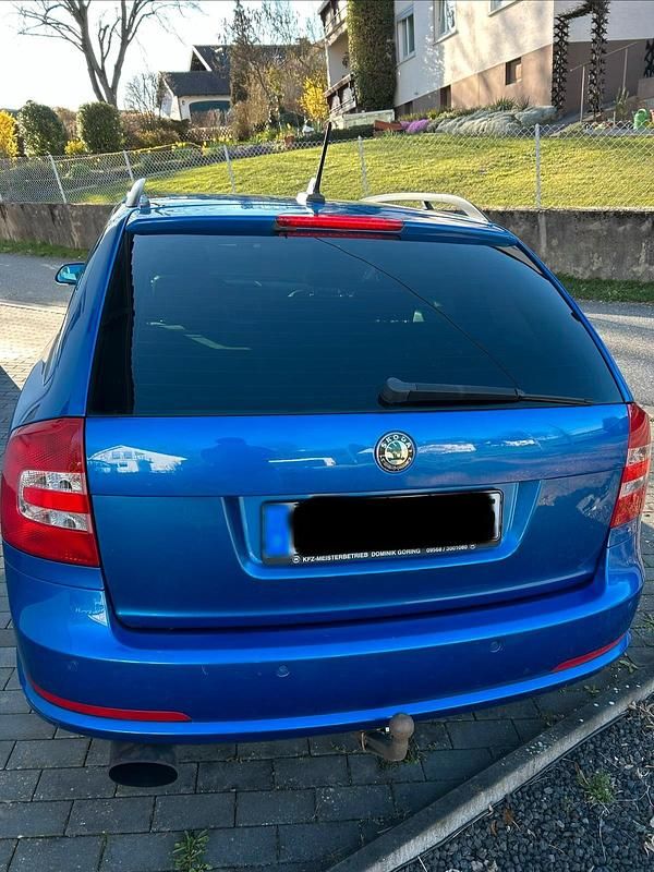 Gebraucht Skoda Octavia 196 PS (144 kW) 2011 Blau Kombi