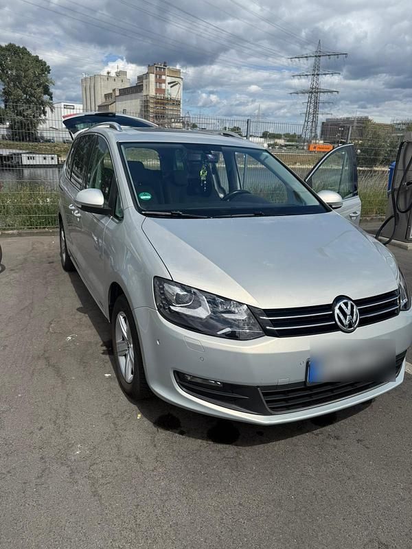 Silber Gebraucht 2011 VW Sharan Van / Kleinbus | 12.100 € (Fairer Preis) - Bild 1/4