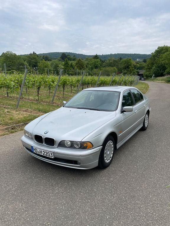 Gebraucht BMW 520 170 PS (125 kW) 2002 Silber Limousine