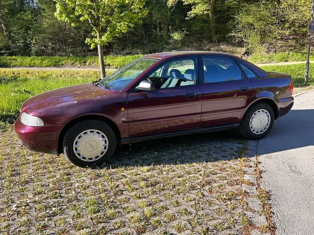 Gebraucht Audi A4 101 PS (74 kW) 1995 Rot Limousine