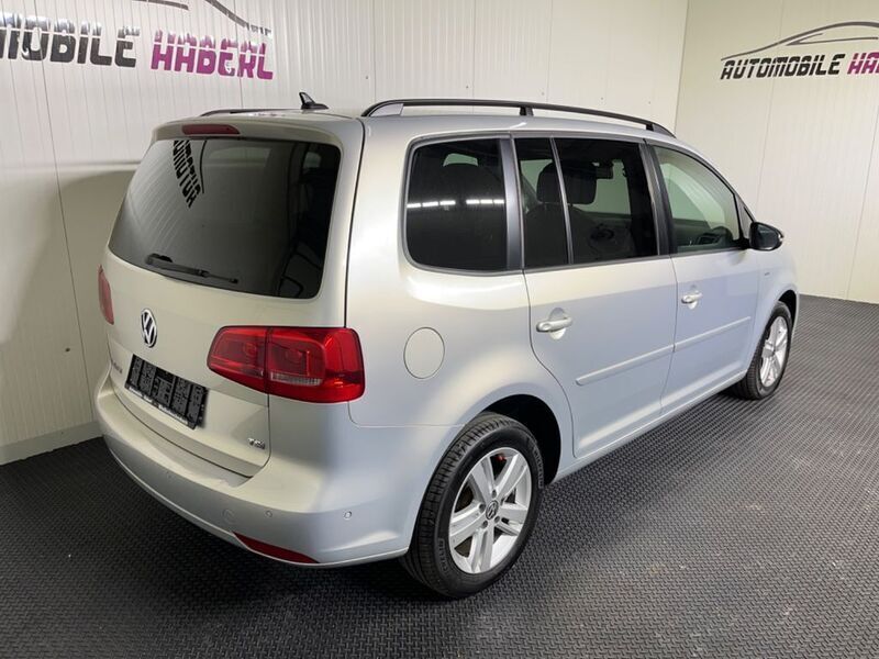 Gebraucht VW Touran Match 140 PS (102 kW) 2012 Silber Van / Kleinbus