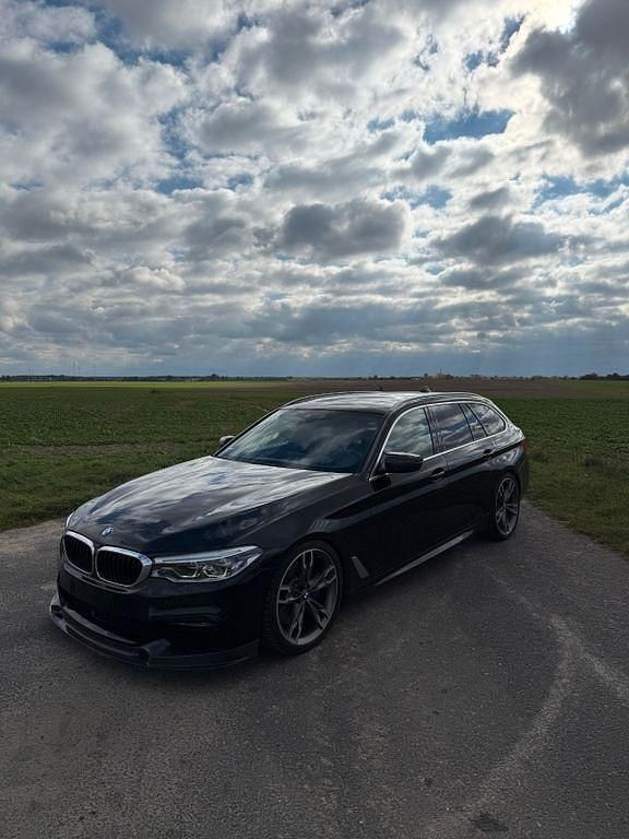 Schwarz Gebraucht 2019 BMW 540 Performance Limousine | 35.790 € - Bild 1/4