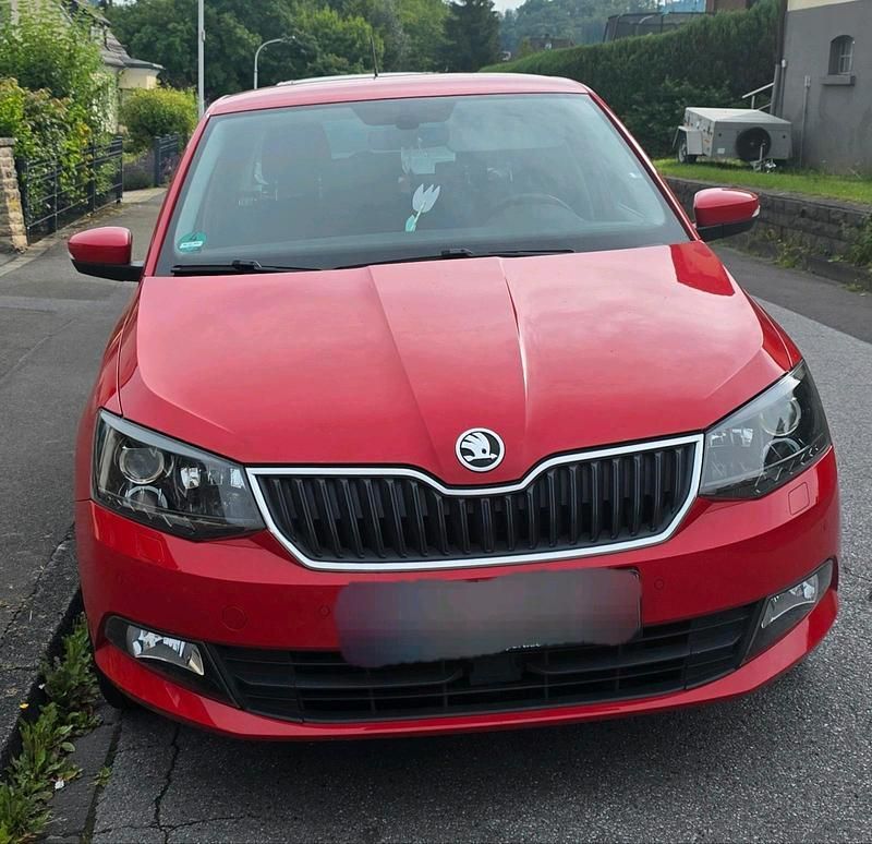 Rot Gebraucht 2018 Skoda Fabia Ambition Kleinwagen | 8.800 € (Fairer Preis) - Bild 1/4