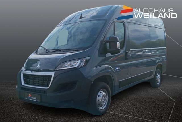 Grau Gebraucht 2024 Peugeot Boxer S Van | 30.900 € (Superpreis) - Bild 1/4