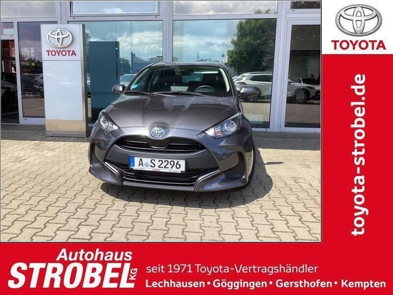 Marlingrau metallic Gebraucht 2023 Toyota Yaris Comfort Kleinwagen | 14.880 € (Guter Preis) - Bild 1/4