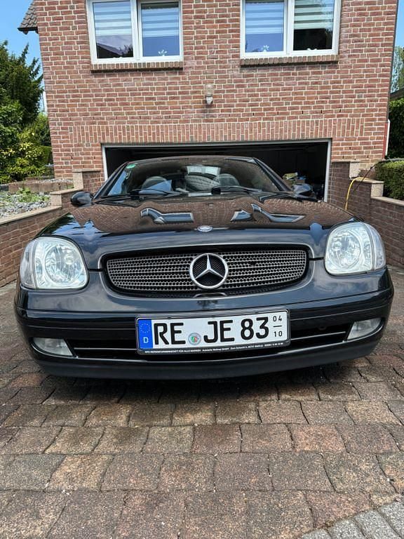 Schwarz Gebraucht 1999 Mercedes SLK230 Cabrio | 5.200 € (Fairer Preis) - Bild 1/4