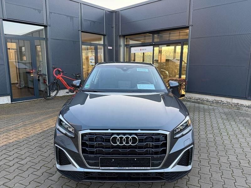 Gebraucht Audi Q2 S-Line 150 PS (110 kW) 2025 Grau SUV