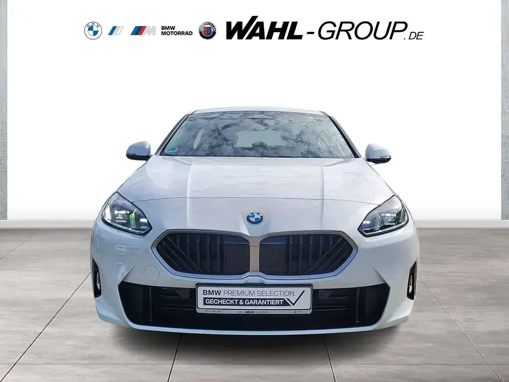 Gebraucht BMW 120 Performance 163 PS (119 kW) 2025 Alpinweiß uni Kleinwagen