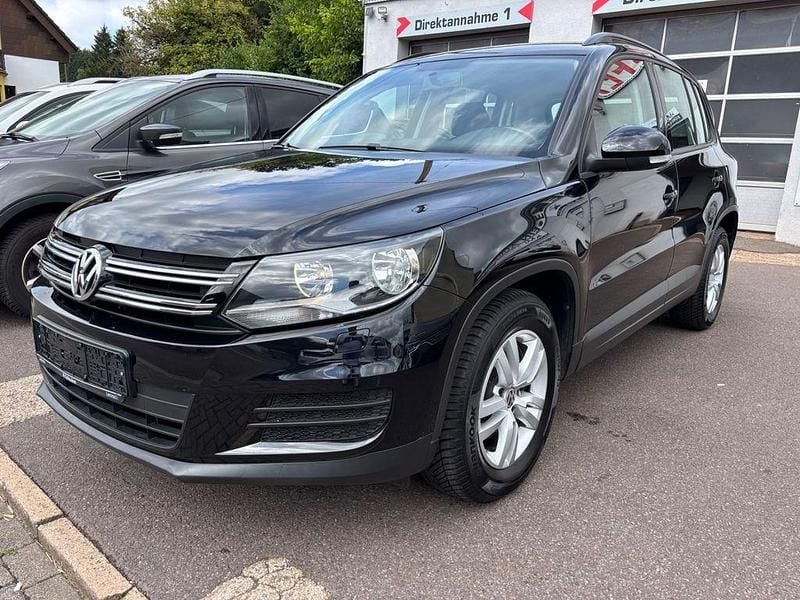 Schwarz Gebraucht 2015 VW Tiguan Trendline SUV | 11.900 € (Superpreis) - Bild 1/4