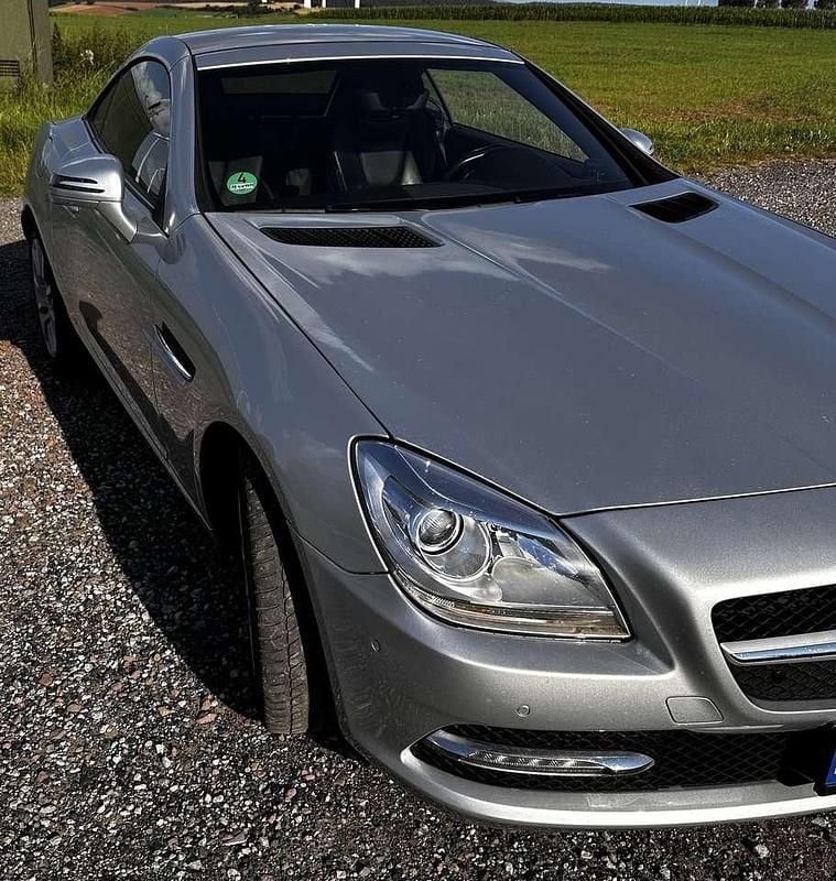 Silber Gebraucht 2013 Mercedes SLK200 Cabrio | 17.999 € (Fairer Preis) - Bild 1/4