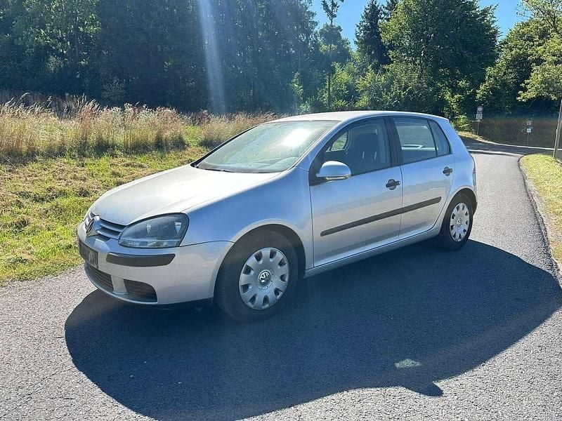 Silber Gebraucht 2004 VW Golf Trendline Limousine | 1.999 € (Superpreis) - Bild 1/4