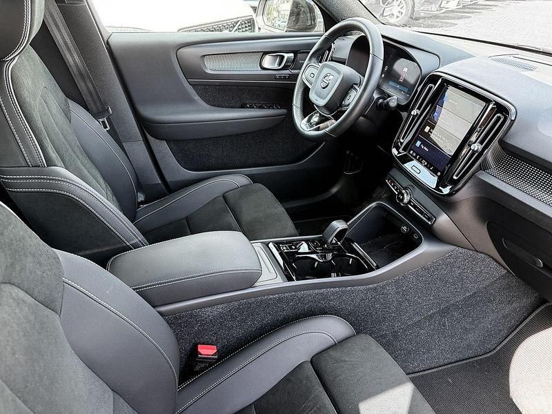 Gebraucht Volvo XC40 Ultimate 197 PS (144 kW) 2022 Onyx black (metallic) SUV