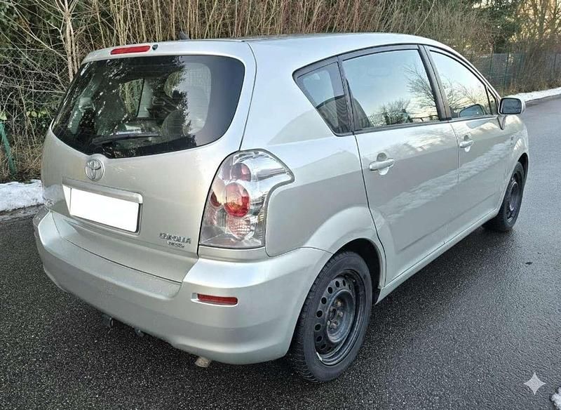 Gebraucht Toyota Corolla Verso 129 PS (94 kW) 2005 Silver metallic Van / Kleinbus