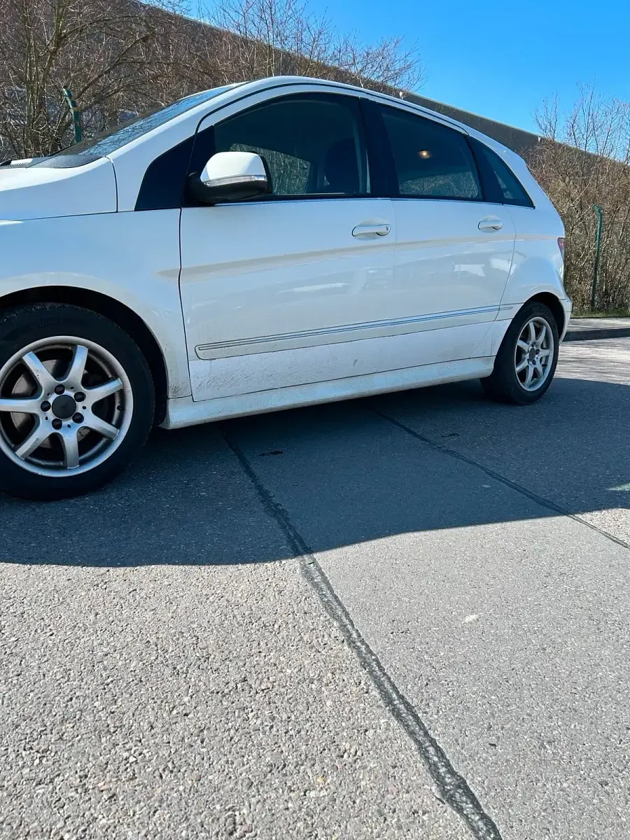 Gebraucht Mercedes B200 193 PS (141 kW) 2008 Weiß Van / Kleinbus
