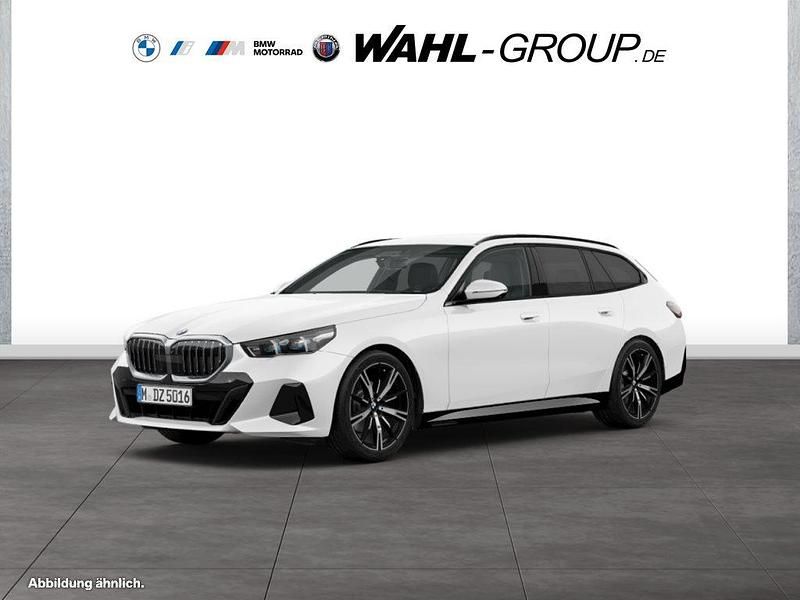 Weiß Neu 2025 BMW 520 M Sport Kombi | 61.090 € (Superpreis) - Bild 1/4