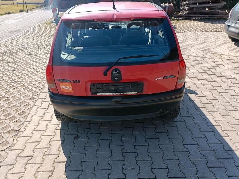 Gebraucht Opel Corsa 60 PS (44 kW) 1996 Rot Kleinwagen