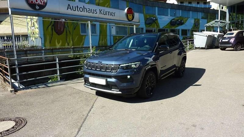 Gebraucht Jeep Compass 131 PS (96 kW) 2023 Blue shade / dach schwarz SUV