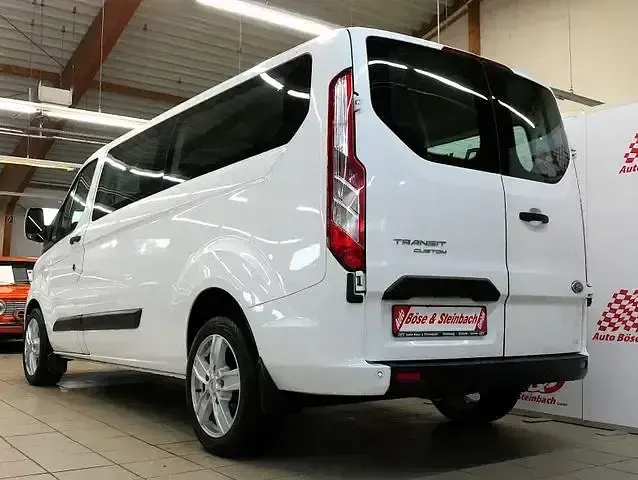 Gebraucht Ford Transit Custom 131 PS (96 kW) 2021 Frozen white Van / Kleinbus