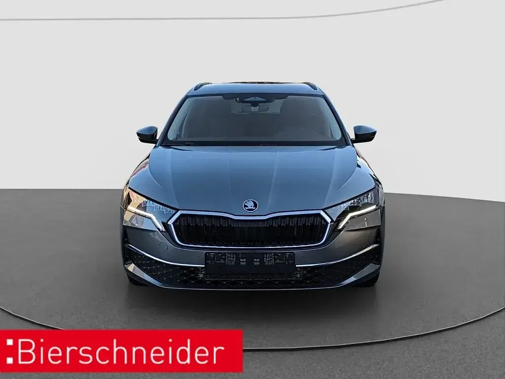 Neu Skoda Octavia Selection 150 PS (110 kW) 2025 Silber Kombi
