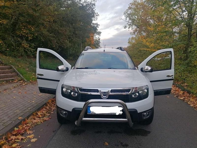 Weiß Gebraucht 2012 Dacia Duster Prestige SUV | 8.300 € (Etwas zu teuer) - Bild 1/4