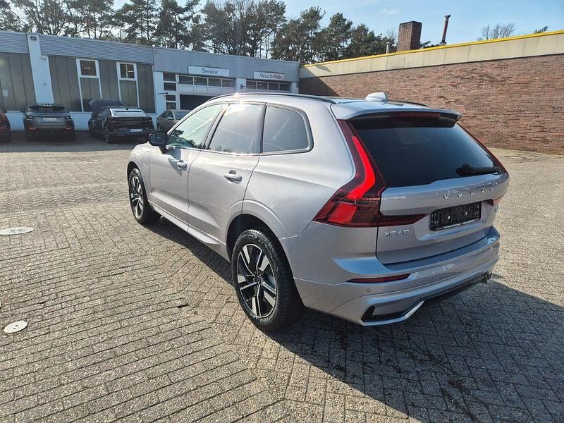 Neu Volvo XC60 Plus 398 PS (292 kW) 2026 Silber SUV