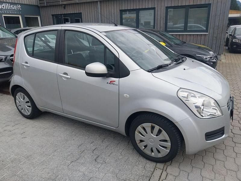 Gebraucht Suzuki Splash Comfort 65 PS (47 kW) 2010 Silber Kleinwagen