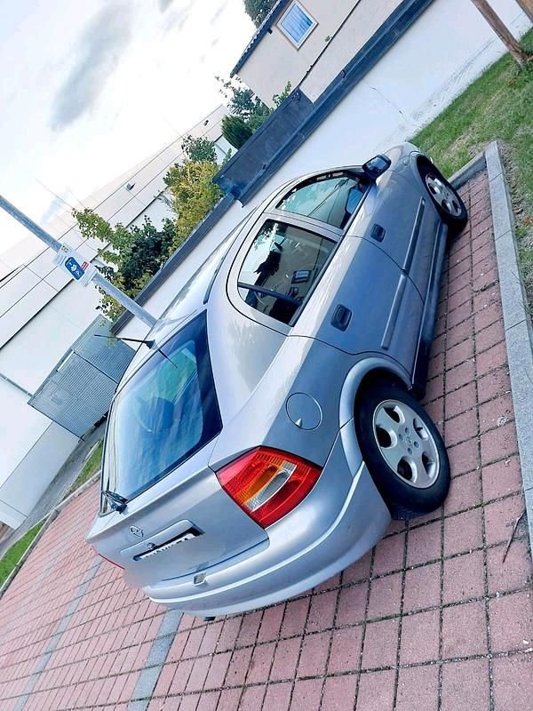 Grau Gebraucht 2000 Opel Astra Kleinwagen | 1.650 € (Fairer Preis) - Bild 1/4